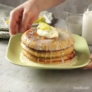 Comienza tu día con estos maravillosos hotcakes de pay de limón Receta 👉🏻