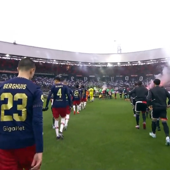 The atmosphere at the De Kuip for Feyenoord-Ajax is crazy. 🔥🇳🇱