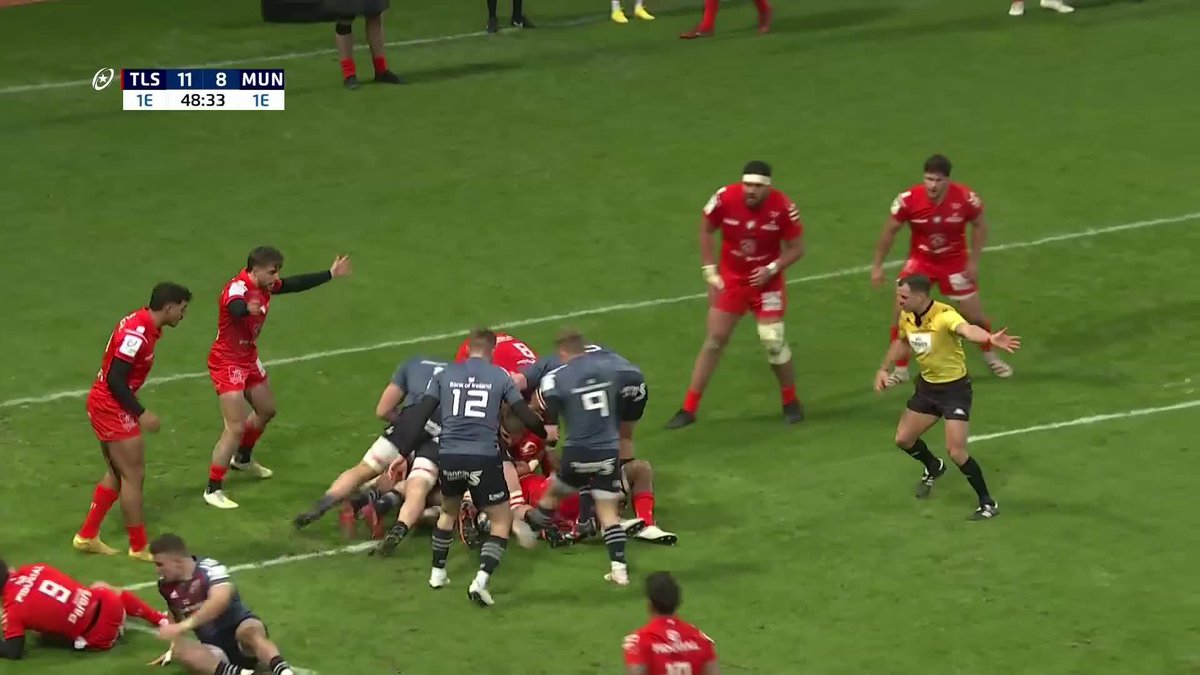Sit back and enjoy this marvellous Munster Rugby try from Tadhg Beirne, it’s got the lot 🏉 Hands out the back, stunning dummy, cross-field kick, even a forward roll 🔥 #HeinekenChampionsCup