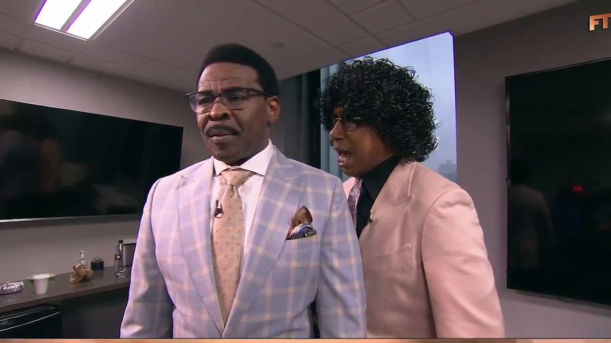 .Stephen A Smith brought back the Pinky impression and let Michael Irvin HAVE it after the Dallas Cowboys' loss 🤣