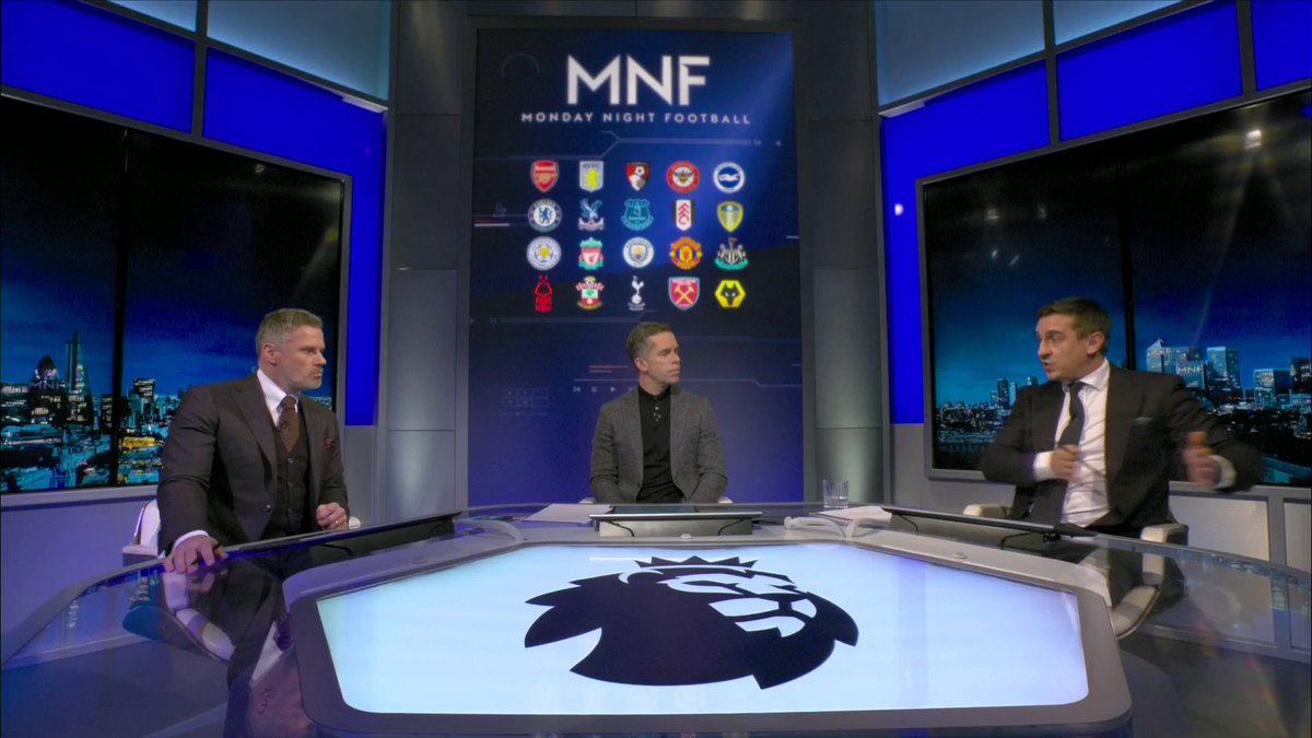"The actual football from Arsenal was world class" 🌍💫 Jamie Carragher and Gary Neville discuss where Arsenal outplayed Manchester United...