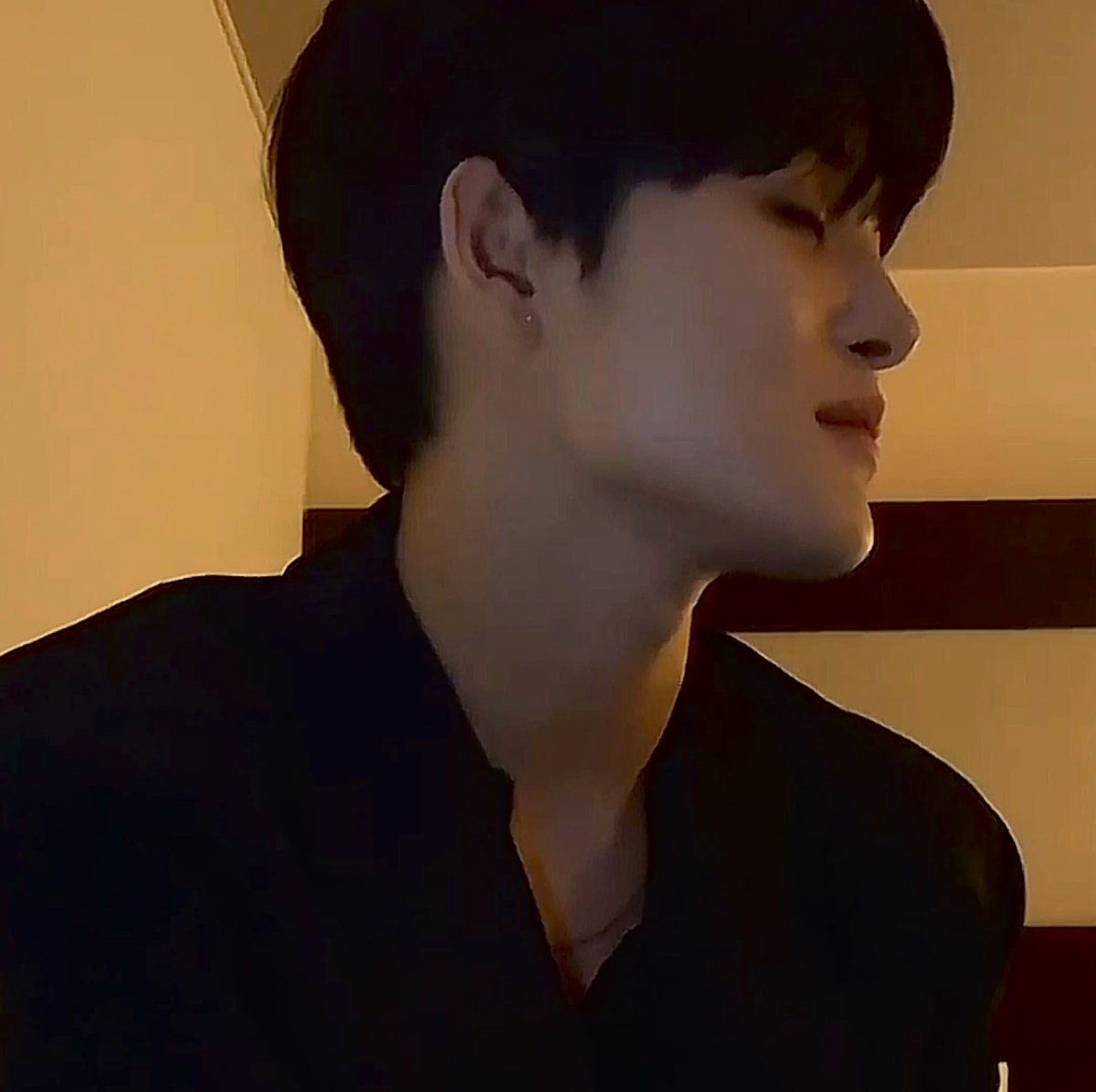 something about jihoon in this live