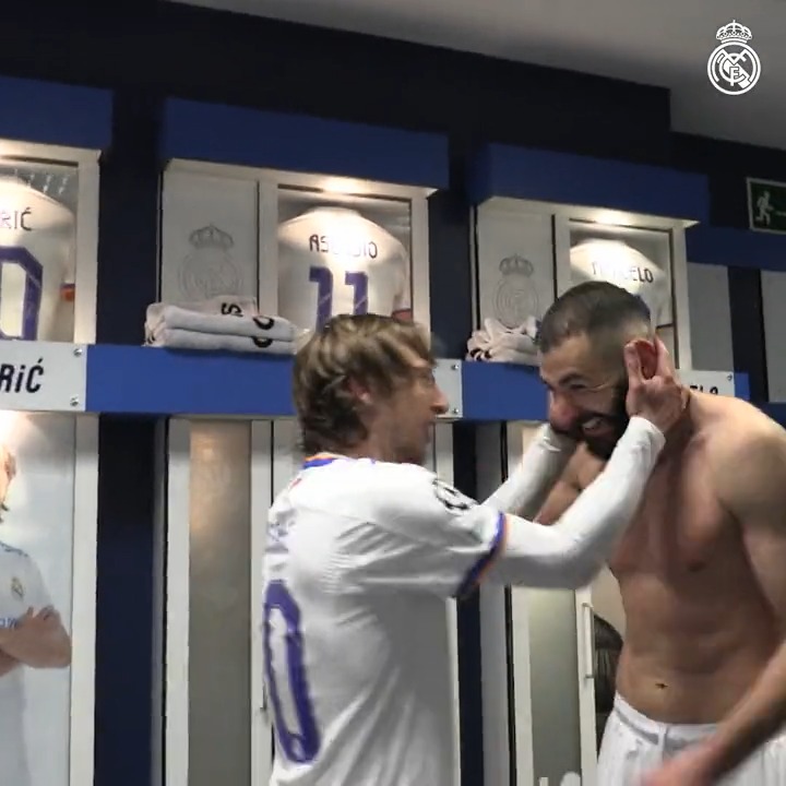 Inolvidable esta celebración de Luka Modric tras remontar al PSG. 😍🤍