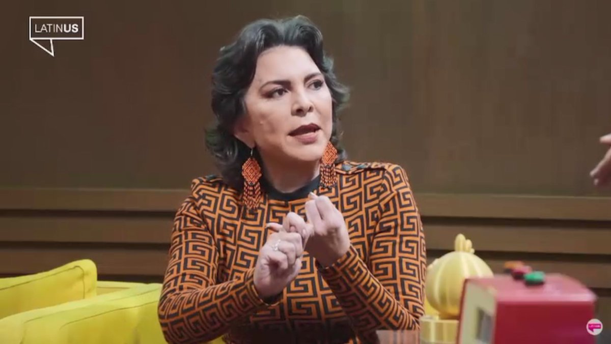 Coincido plenamente con lo expresado en #Tenebrozo por Ivonne Ortega, representante ciudadana en la #BancadaNaranja: el proyecto que México demanda para su transformación no puede ni debe estar en manos de una sola persona.