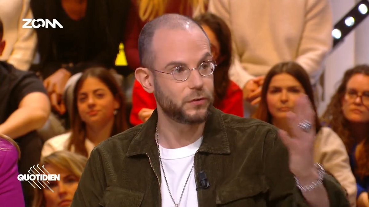 « En évacuant le terme "cotisations" pour lui préférer celui "d'impôts", le Gouvernement cherche à expurger du langage l'idéal de solidarité. » Réforme des retraites : une guerre contre les mots. Ma chronique, pour Quotidien.