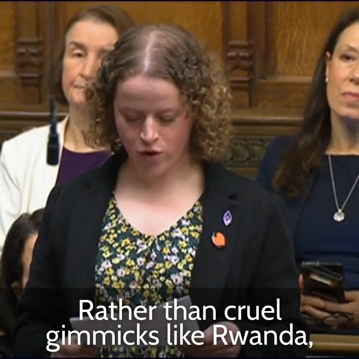 Today refugees & campaigners have come to Westminster to highlight the horrific impacts of this Government's #HostileEnvironment Instead of the cruel Rwanda Plan, we need safe & legal routes for people seeking sanctuary. My question to the PM 👇🏼🧡 #StopTheFlights #PMQs