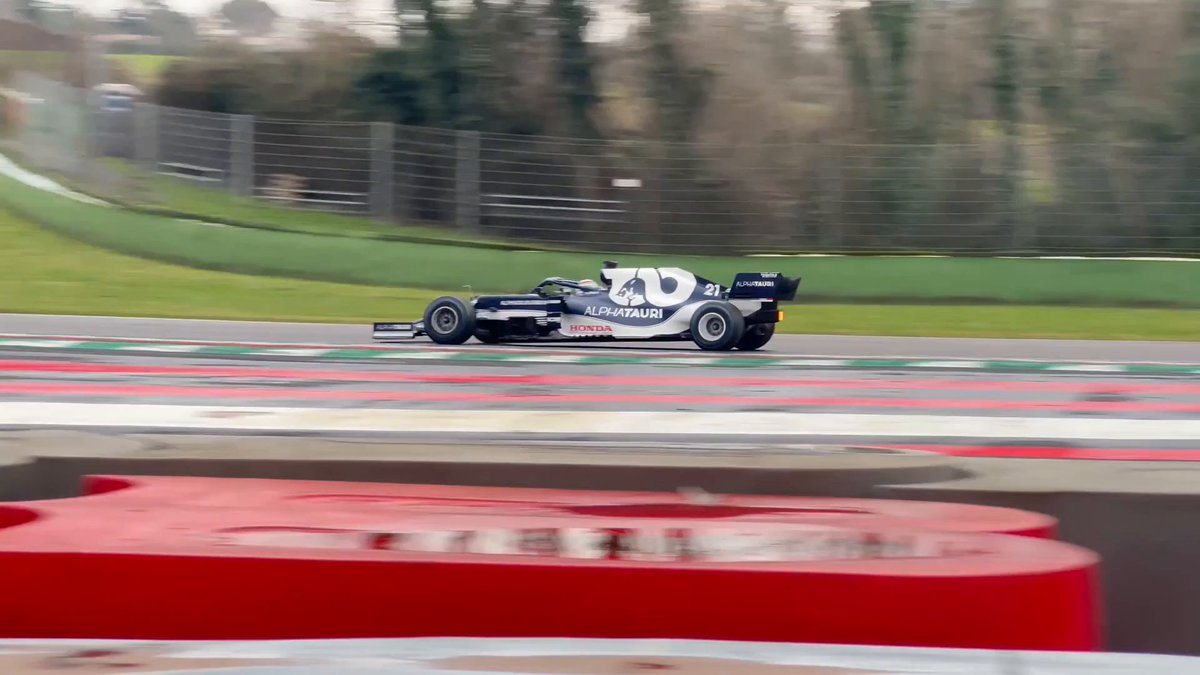 getting Nyck de Vries prepped ahead of his debut @f1 season 👊 all conditions are welcome! 🌧️