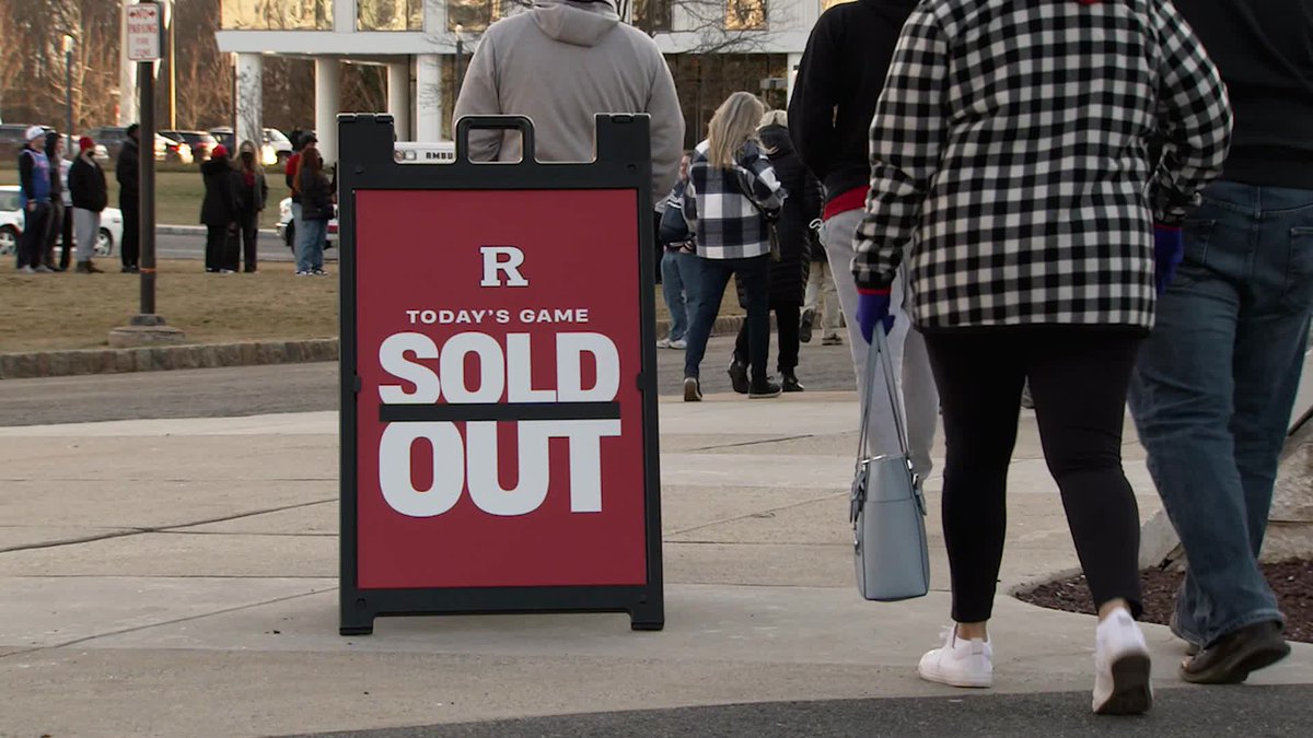Steve Pikiell couldn't give away tickets when he became Rutgers Men’s Basketball 🏀 coach. It only took him a few years to turn things around, and create one of the best atmospheres in college basketball. ⚔️ The Journey - 6 p.m. ET | 1/25 | Big Ten Network