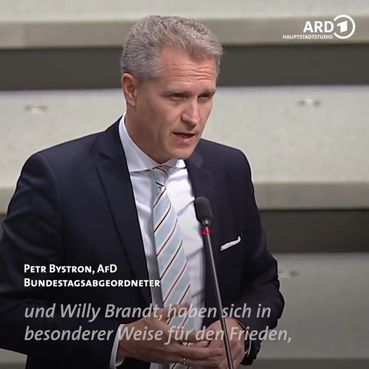 Bundeskanzler Olaf Scholz verteidigt das Vermächtnis von Willy Brandt und Helmut Schmidt gegen die Vorwürfe der AfD.