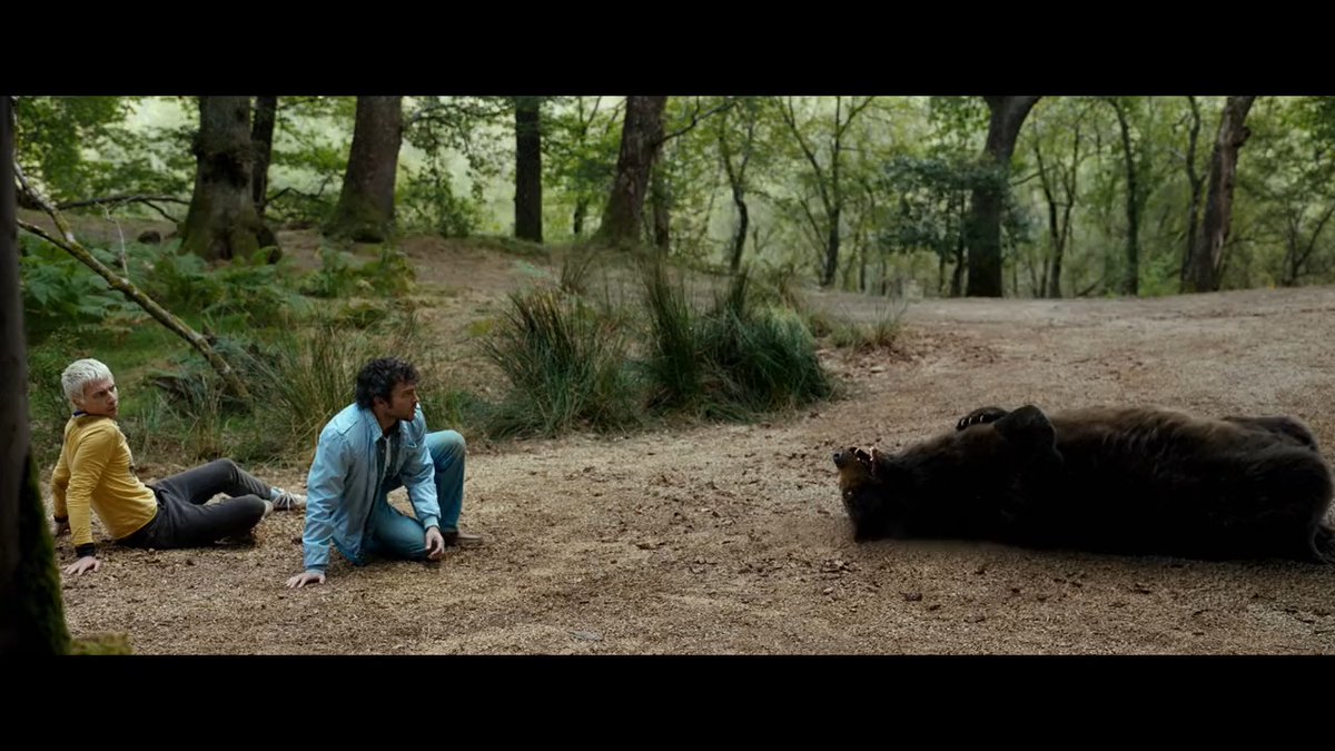 落ちてたコカインを食べたクマがバキバキにキマって人を襲いまくる『コカインベア』の感動大作映画風予告が公開。その絵面でその音楽は卑怯だろ。