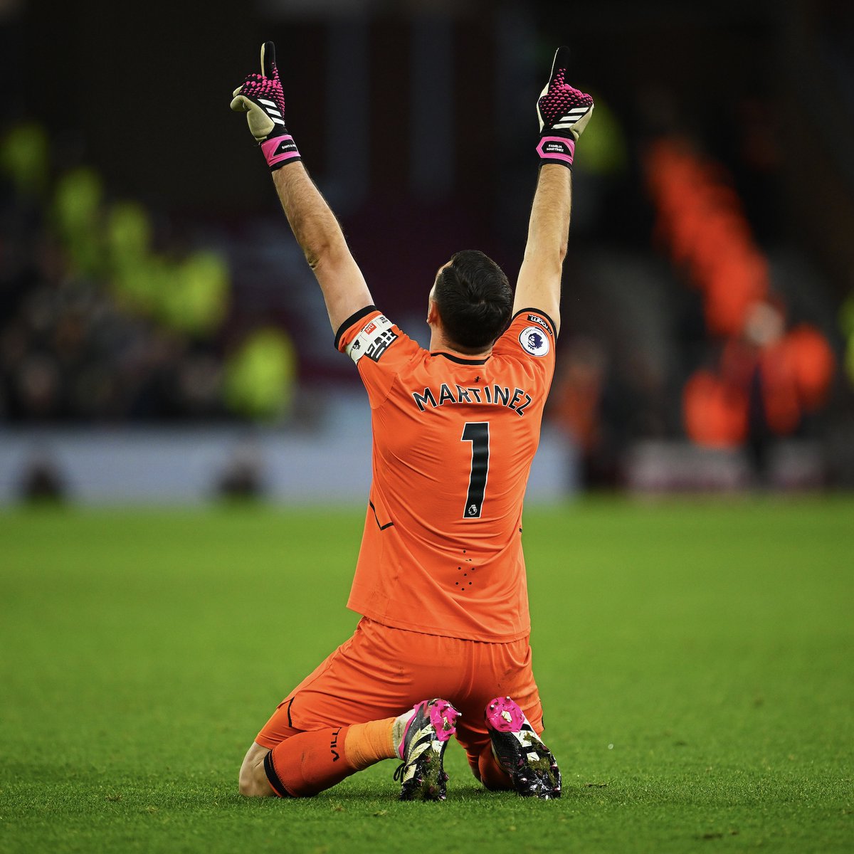 Incredible. 🤯 This world-class @EmiMartinezz1 stop has been nominated for the @PremierLeague's January Save of the Month award. 👏