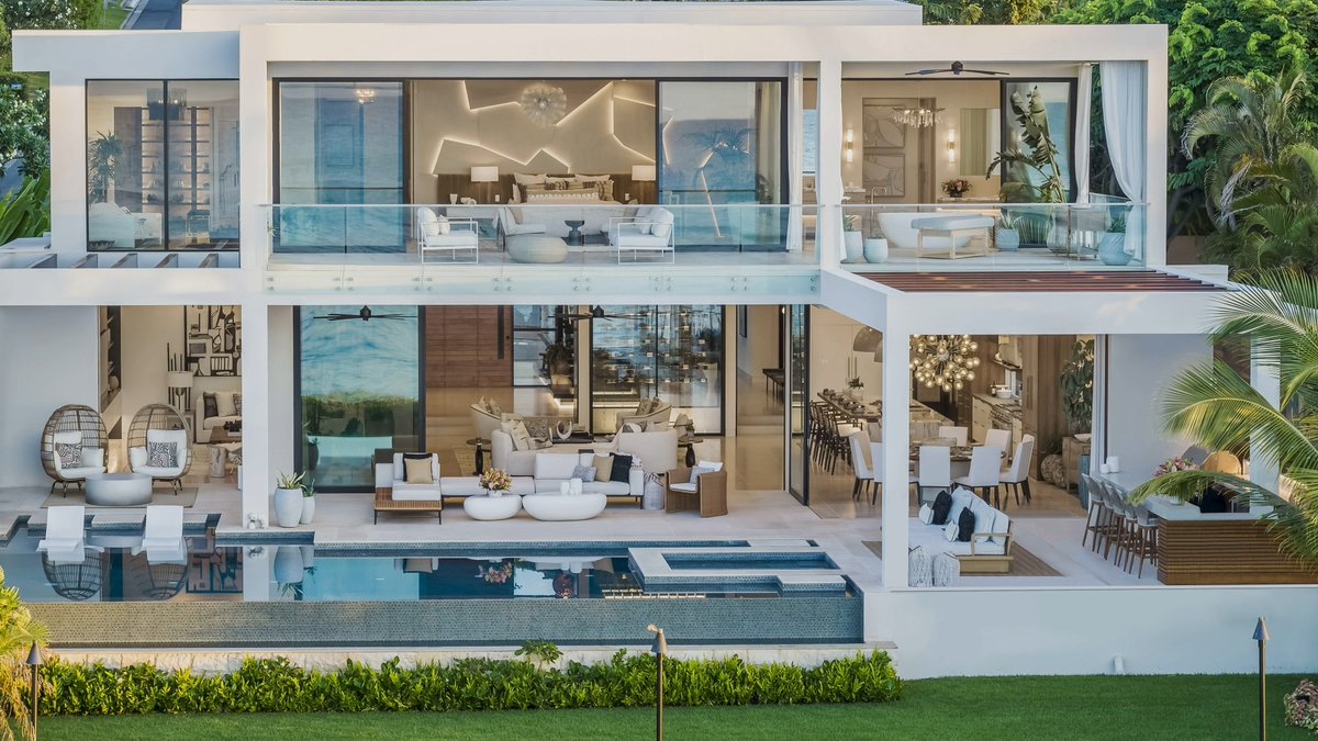 Island Living Redefined! This is a rare opportunity to own our latest Home Of The Week along the sought-after "cove" area of Diamond Head beach. Let warm, modern-luxury welcome you home with stunning design out-done only by the gorgeous ocean views.