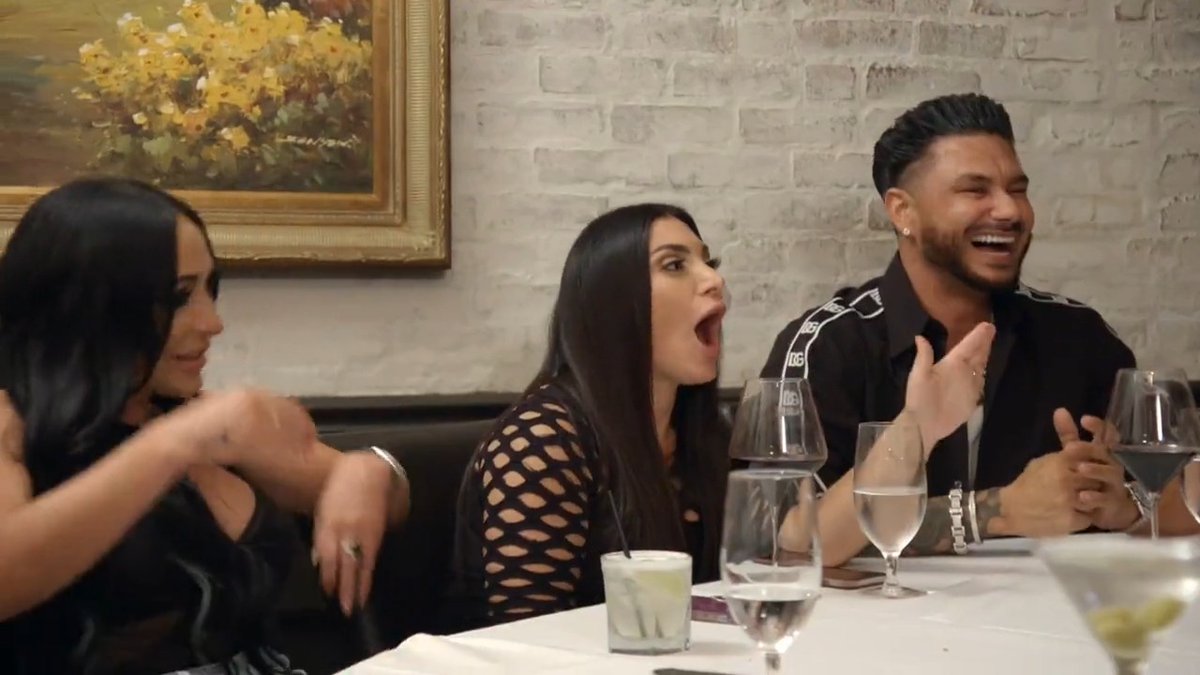 you know what they say... keep it in the fam 👀😂 #jsfamilyvacation