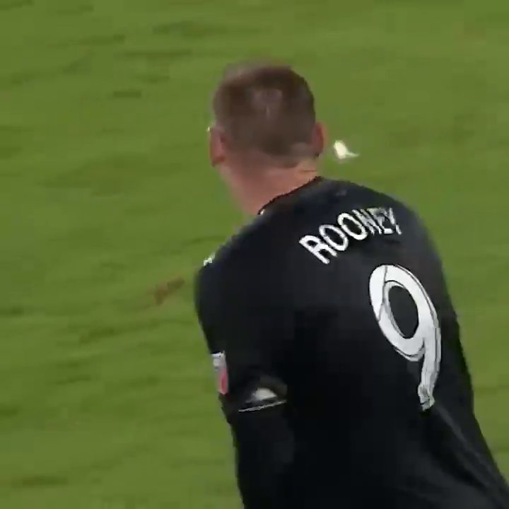 People don’t realise how disrespectfully good this was from Wayne Rooney 😱