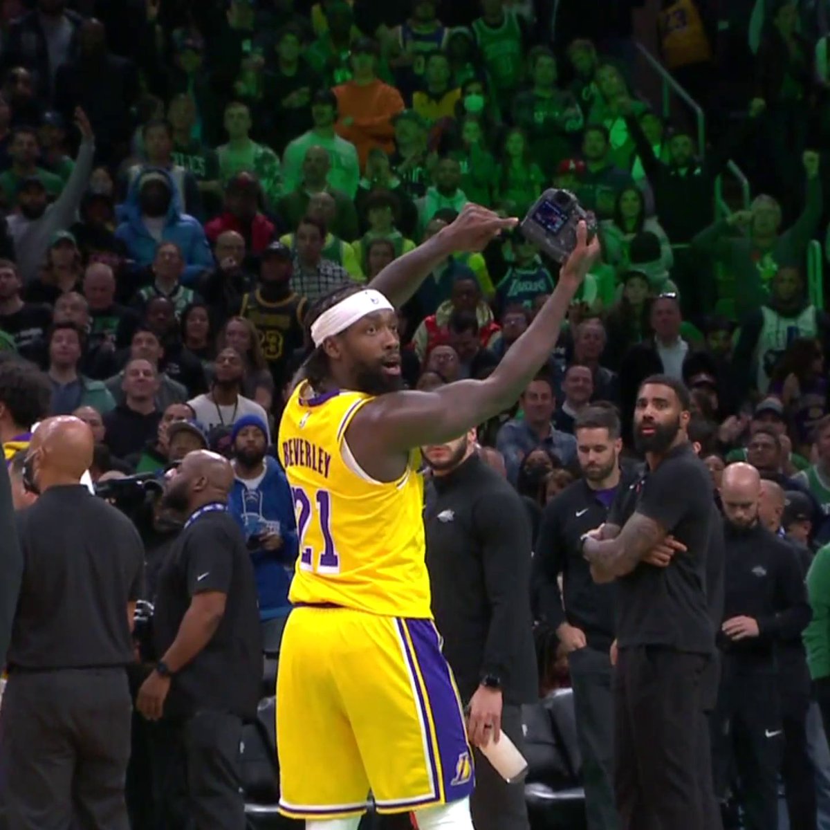 Patrick Beverley really brought a camera out to the floor 😅