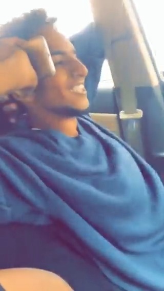 #متداول : استهتار شاب في قيادة سيارة ، معرضاً حياته والآخرين للخطر. #السودان
