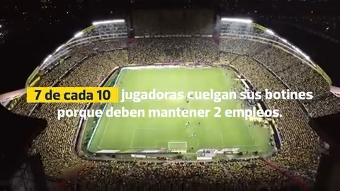 Sabías que... 5 de cada 10 mujeres dejan el fútbol prematuramente por prejuicios de género.⚽ En Banco Pichincha creemos que es momento que el ☀️ salga para todas y así lo contamos en la #NocheAmarilla2023 de BARCELONA S.C. 💛 Recuerda, con tu apoyo esto puede cambiar. 🙌
