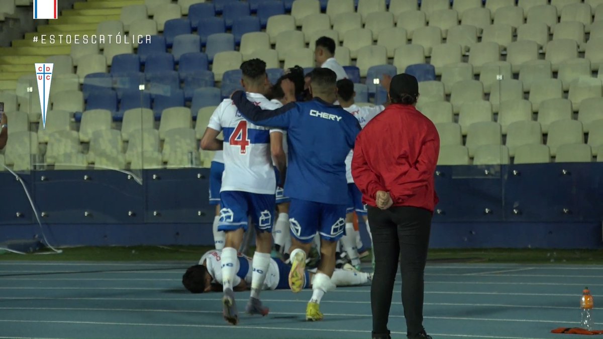 Cuanto todo parecía terminar en empate, ¡qué remaste sacaste, Gary querido! 🇺🇾 ❤️ Vuelve a gritar el golazo de Gary Kagelmacher, el que fue el 2-1 parcial ante Curicó Unido, y que celebramos con #LasCruzadas y #LosCruzados que llegaron al Ester Roa de Concepción 🏟️ ⚪ 🔵