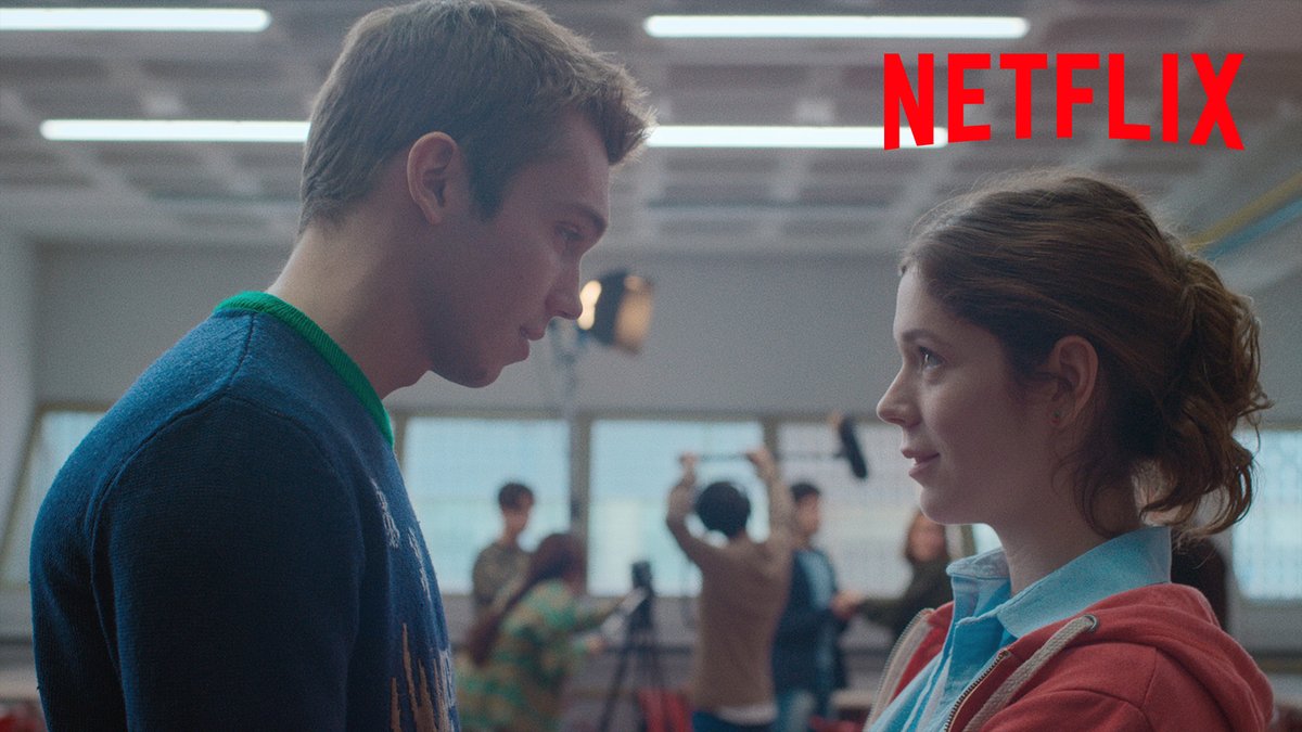 Si Julio e Irene no tuvieran tanto miedo a quererse, esto podría ser perfectamente una historia de amor. La serie #TodasLasVecesQueNosEnamoramos llega el 14 de febrero.
