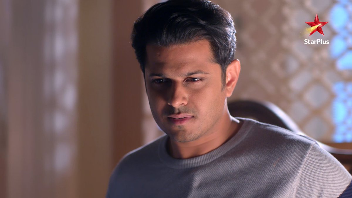 Ek sapna hai kachcha sa...mann hai bachcha sa Ek khwaab hai toota sa...saath hai chhoota sa Waqt ne chhudaaya jiska haath, kya use phir se chahne laga hai Virat? #GhumHaiKisikeyPyaarMeiin, Somvaar se Ravivaar, raat 8 baje, StarPlus par. #NeilBhatt #AyeshaSingh #AishwaryaSharma