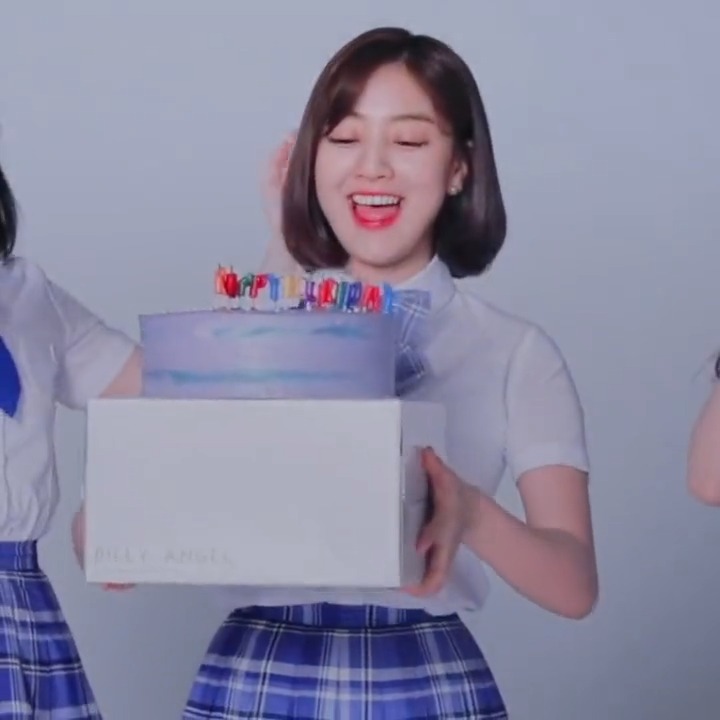 happy birthday to you, my biggest love ♡ HAPPY JIHYO DAY #올해도_지효와_함께_힘내죠 #FebruaryStarJihyoDay