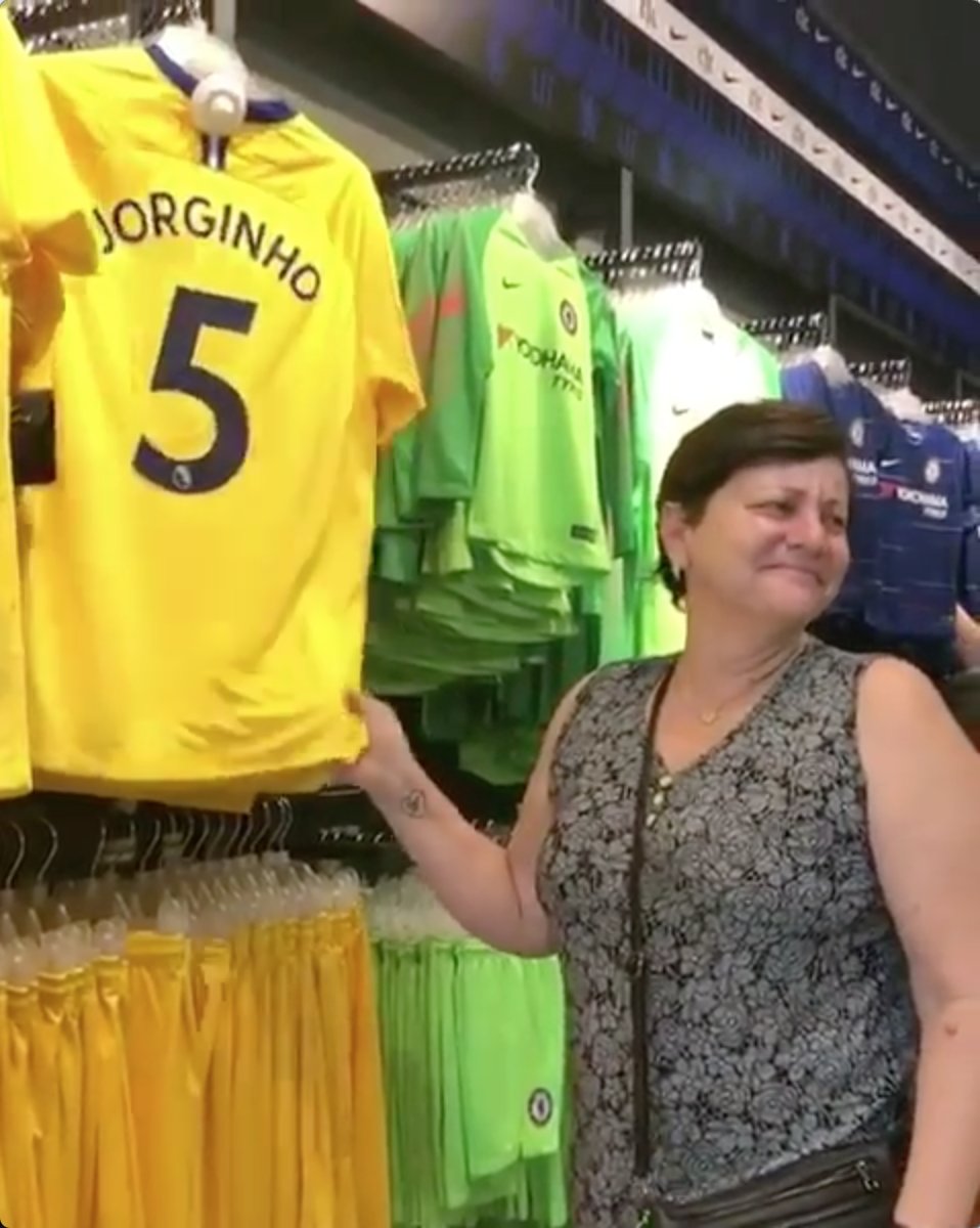Never forget this moment when Jorginho's mom saw her son's name on the back of a Chelsea shirt 🥹💙 This is what it's all about! (via Chelsea FC)
