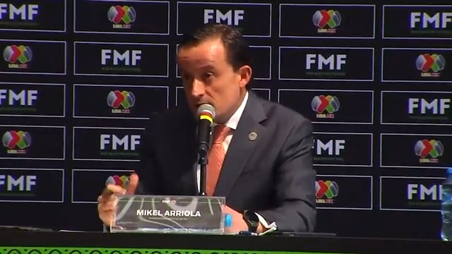 ¡Por fin! Un híbrido del Chavo del Ocho y Cantinflas, pero intentando hablar de futbol. No cabe duda que cuando estas bien recomendado, no importa las tonterías que digas o hagas.