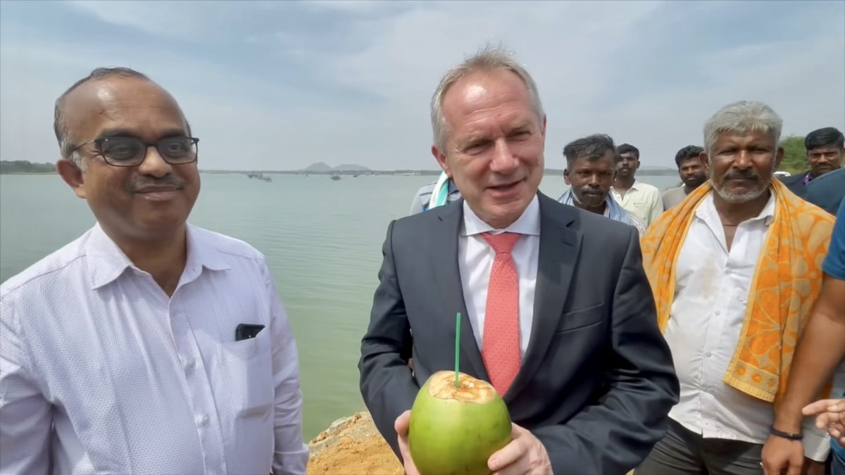 The KC valley wastewater management project in Karnataka 🇮🇳 is #transformation in the making. Four years ago it was a dry waste land. Today, I am enjoying coconut water produced here using the treated wastewater. Congrats to everyone behind this success story.