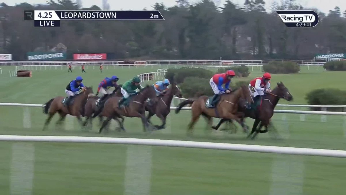 😍 It's Dublin Racing Festival week - any excuse to share this clip of FACILE VEGA winning at the meeting last year. 🚀 On. The. Steel.