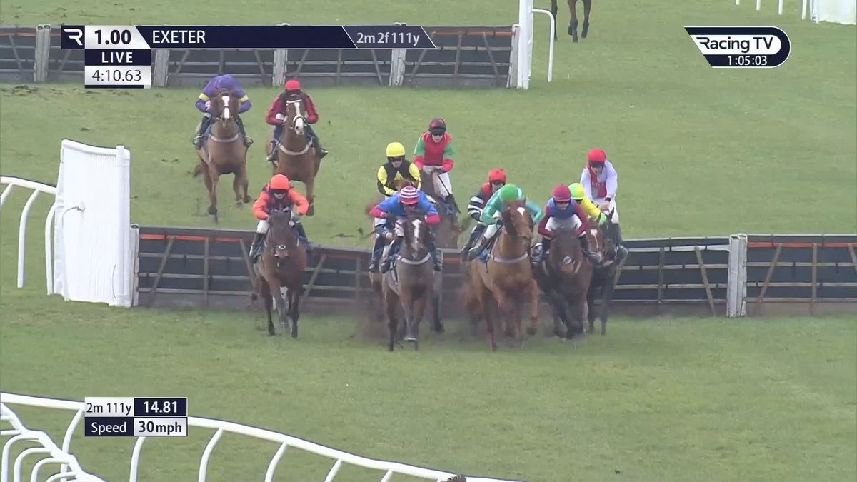 How about this for a finish in the opener at Exeter Racecourse 👀 Gingerbred takes the biscuit with a thrilling performance for Jack Martin & Philip Hobbs & Johnson White Racing