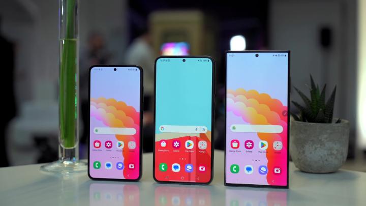 #S23, S23+ und S23 Ultra: Unser Technik-Experte Valentin Möller hält bereits die neuen #Samsung-Flaggschiffe in den Händen 🤳 und zeigt Dir vor Marktstart, was Du von den Geräten erwarten kannst. Mehr dazu hier 👉