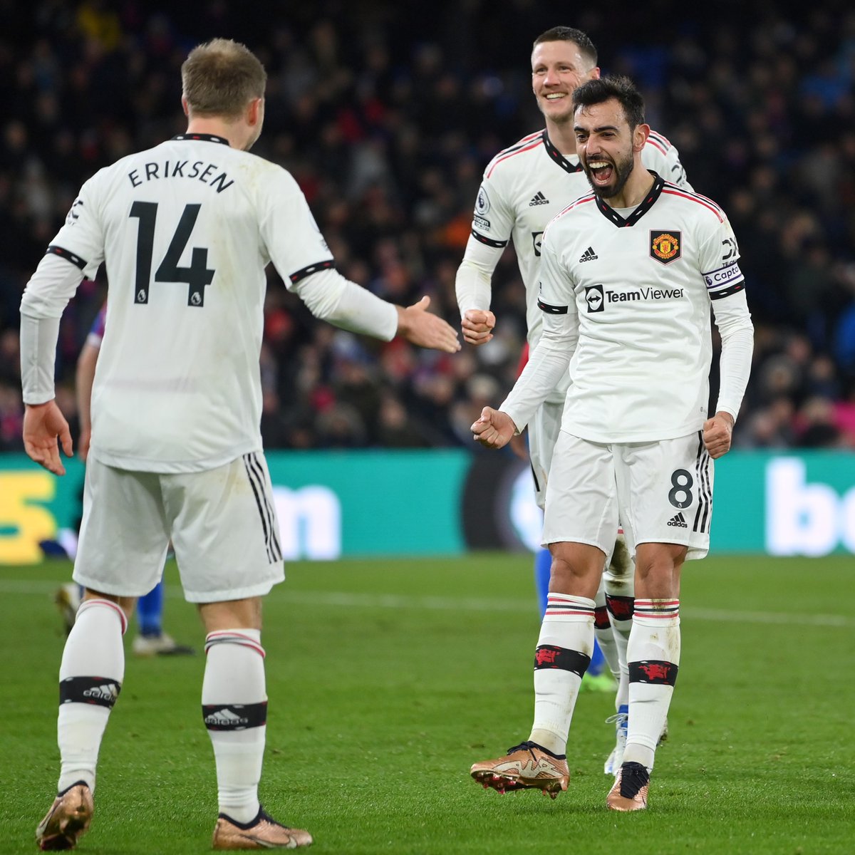 🎯 Bruno Fernandes found the top corner 👏 #MUFC || TeamViewer