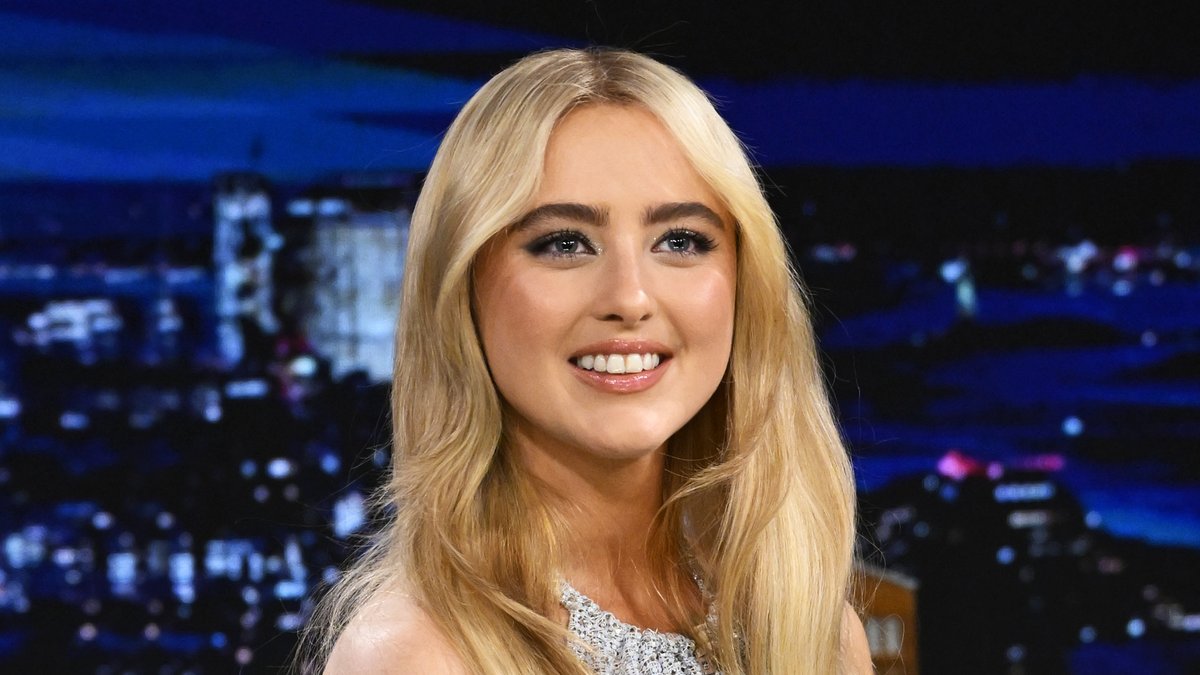 .KATHRYN NEWTON had trouble keeping it together on set with Paul Rudd while filming Ant-Man. #FallonTonight