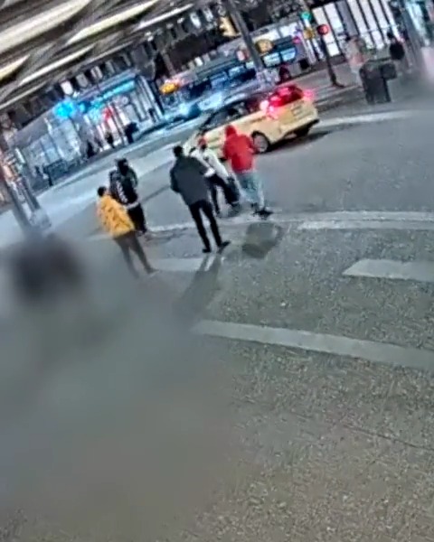 #VPDNews: The #VPD is asking for the public's help to identify three men in relation to the stabbing of a Good Samaritan last month. He intervened when the men allegedly stole from a homeless man. Call 604-717-4021 with any info.
