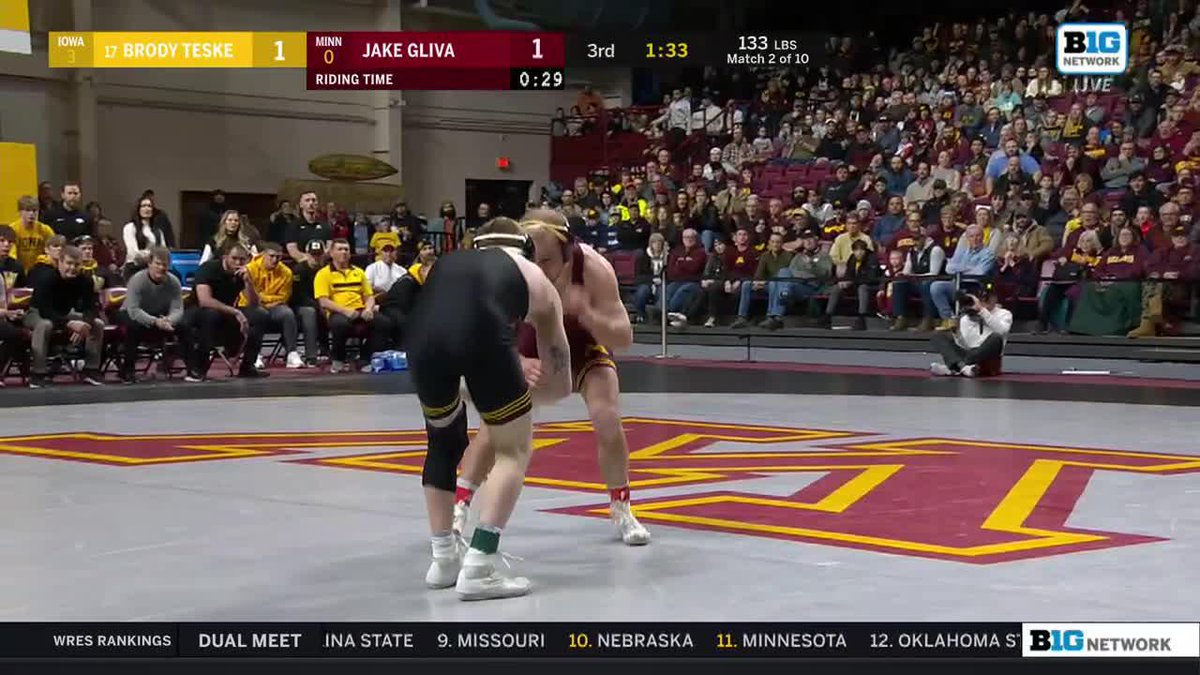 FOY BEATS THE BUZZER FOR THE WIN OF HIS CAREER!!! 🚨🚨🚨 He gets the takedown in the closing seconds to knock off an NCAA finalist!!