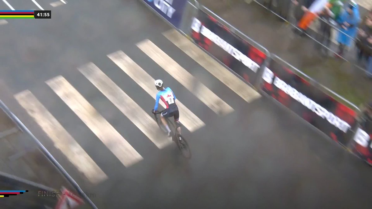 She’s done it! 🔥 Isabella Holmgren 🇨🇦 is your 2023 UCI Cyclo-cross Women Junior World Champion! 👏 #Hoogerheide2023