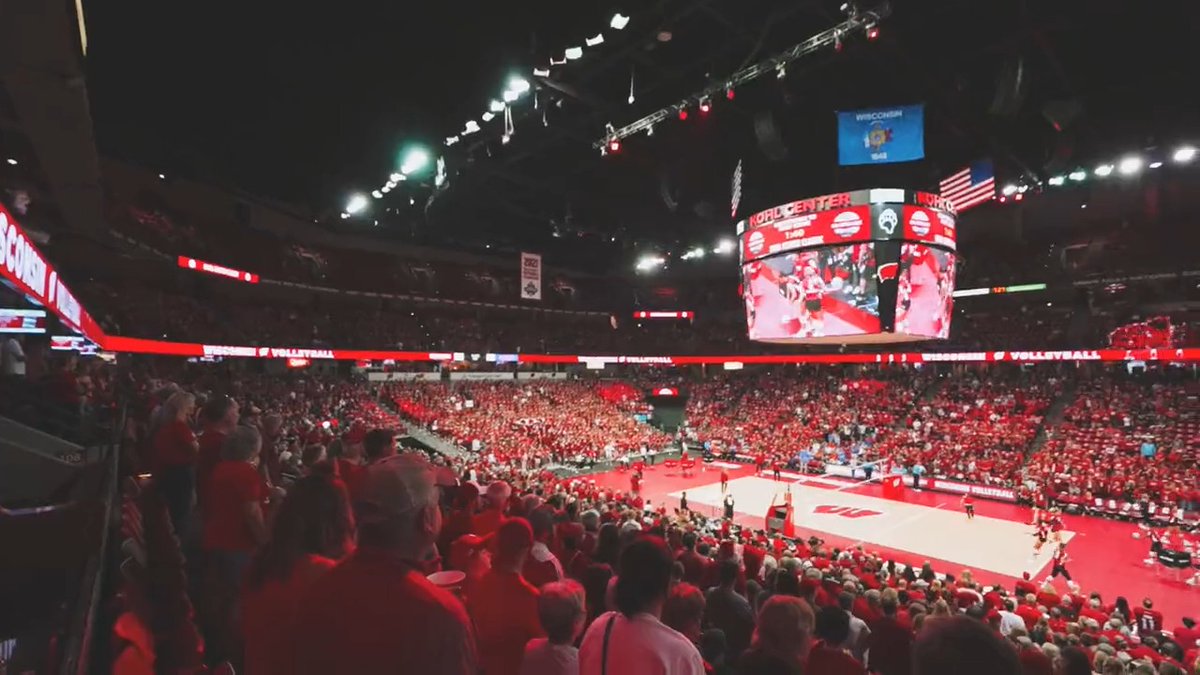 Badger fans don't just say they support women's sports, they show it Wisconsin is the nation's only school to have three women’s sports draw 8,200+ fans for events this season 🏐 Wisconsin Volleyball Sept. 16 - 16,833 🏀 Wisconsin Women’s Basketball Jan. 29 - 8,217 🏒 Wisconsin Hockey Feb. 3 - 14,430