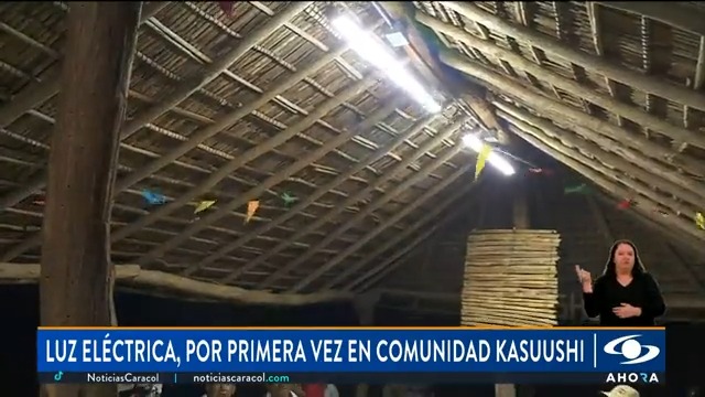 Una luz en medio de la penumbra 🔦 La luz eléctrica llegó por primera vez a la comunidad Kasuushi, que habita en lo más recóndito de La Guajira. Más en