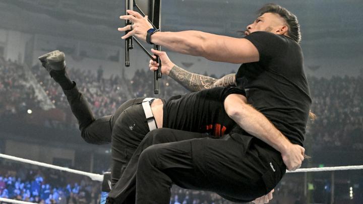 What was your favorite moment from #SmackDown?! #WWETop10