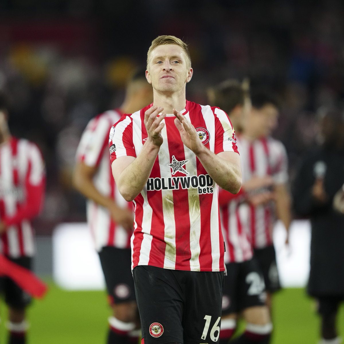 𝘿𝙚𝙨𝙞𝙧𝙚 (n) a strong wish to have or do something See: Ben Mee getting on the end of this cross tweets