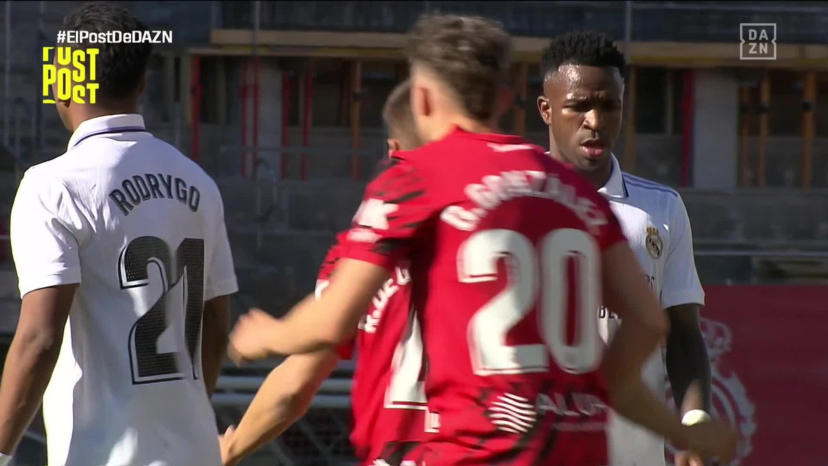 🤬 ¡Racismo en Son Moix! Aficionados del RCD Mallorca emiten insultos racistas hacia Vinicius Jr en el último partido del Real Madrid en LaLiga. Nauseabundo.