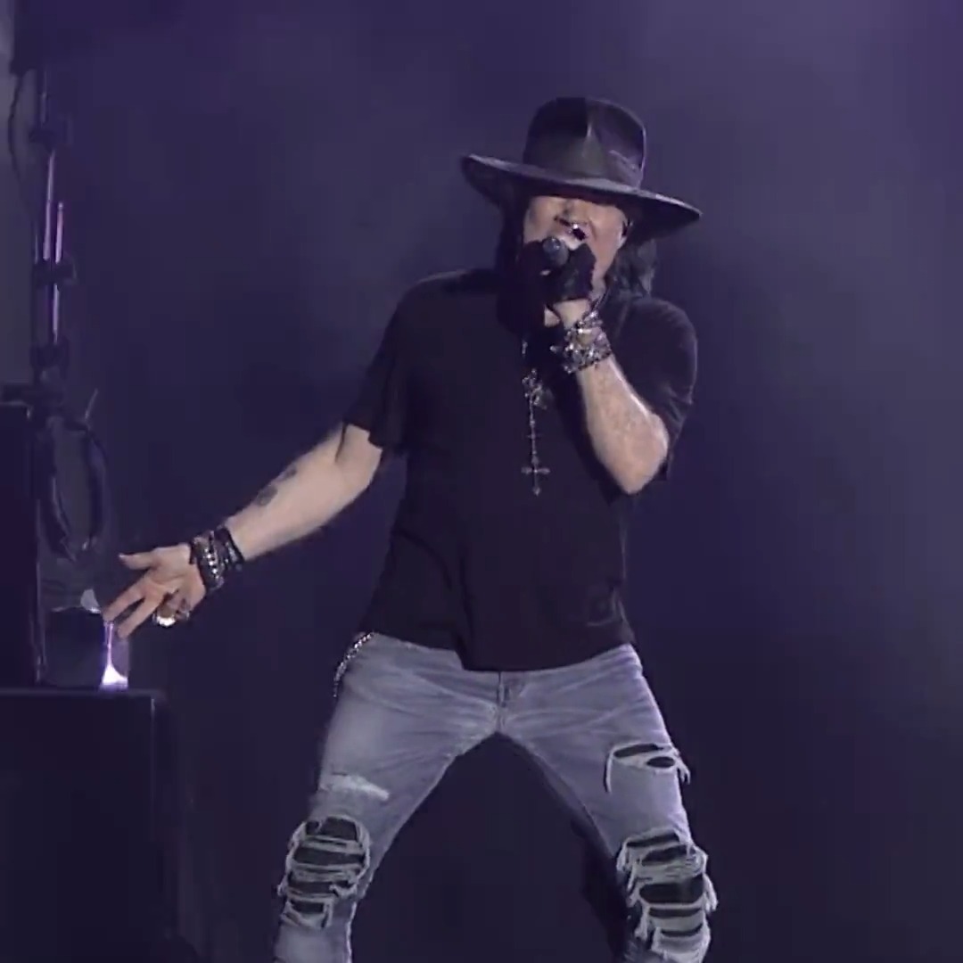 Happy birthday to the iconic Axl Rose! Let's hear it, Gunners!