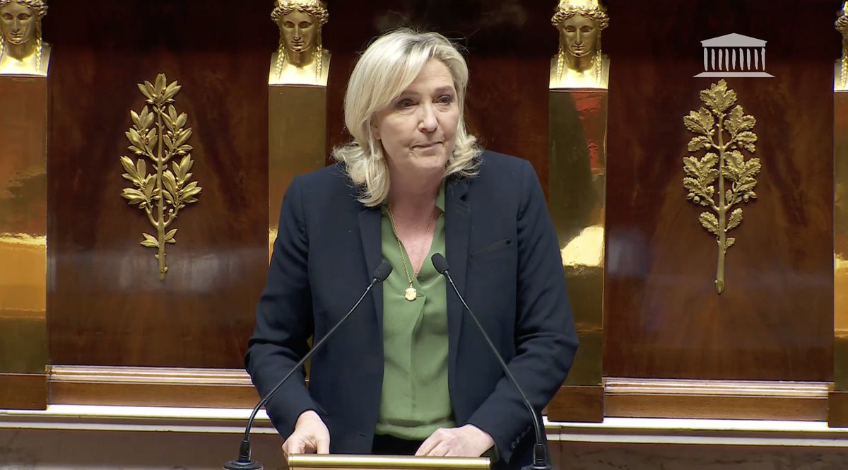 Vous avez porté la dette publique à un niveau jamais observé par des choix politiques hasardeux et aujourd'hui, vous dîtes aux Français : "vous coûtez trop cher, il faut faire des efforts et travailler deux années de plus pour équilibrer les comptes publics".