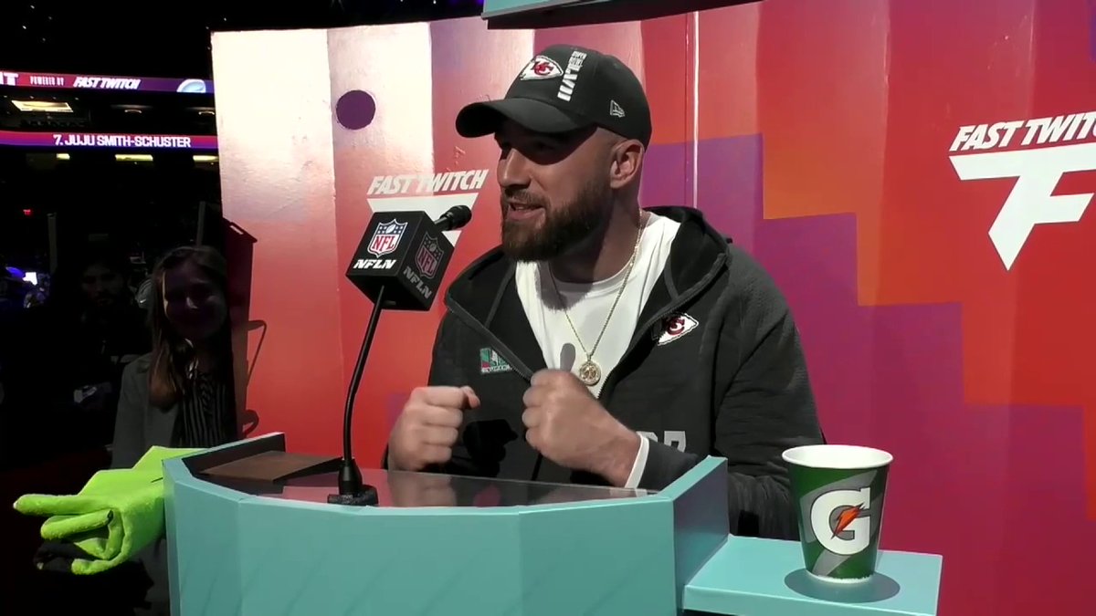 "Go Bearcats.. anyone that has a problem with it, fight me." 🤣 Travis Kelce is all about Cincinnati Football! Cincinnati Football | Watch #SBOpeningNight on FS1 and streaming on the FOX Sports App: