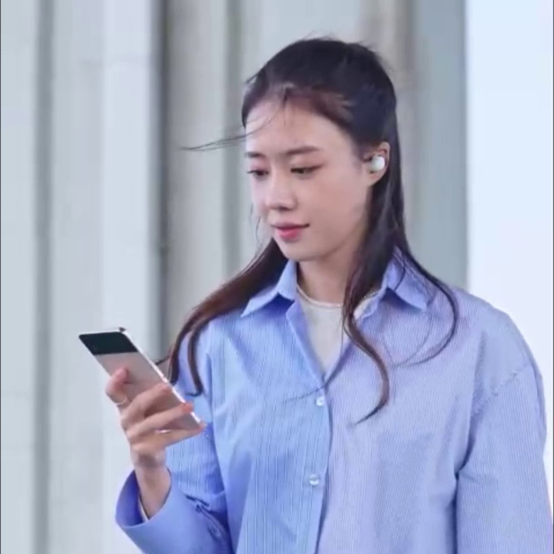 The 360-degree audio recording feature on #GalaxyBuds2Pro is a powerful audio recorder that you can rely on when making #EpicEveryday video memories as it can record the absolute best audio quality from all around you 🎶🔊 ❤️ & 🔁 and hit to buy now!