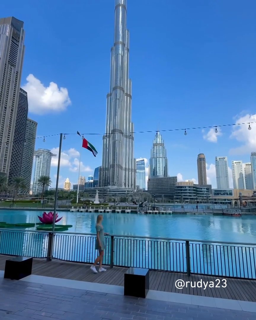 These iconic spots near Burj khalifa official make your pictures look effortlessly chic 📸 #VisitDubai