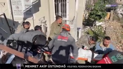 Türkiye Voleybol Federasyonu Başkanı Mehmet Akif Üstündağ, federasyon tarafından başlatılan yardım kampanyası hakkında bilgilendirmelerde bulunmak için beIN SPORTS canlı yayınına bağlandı.