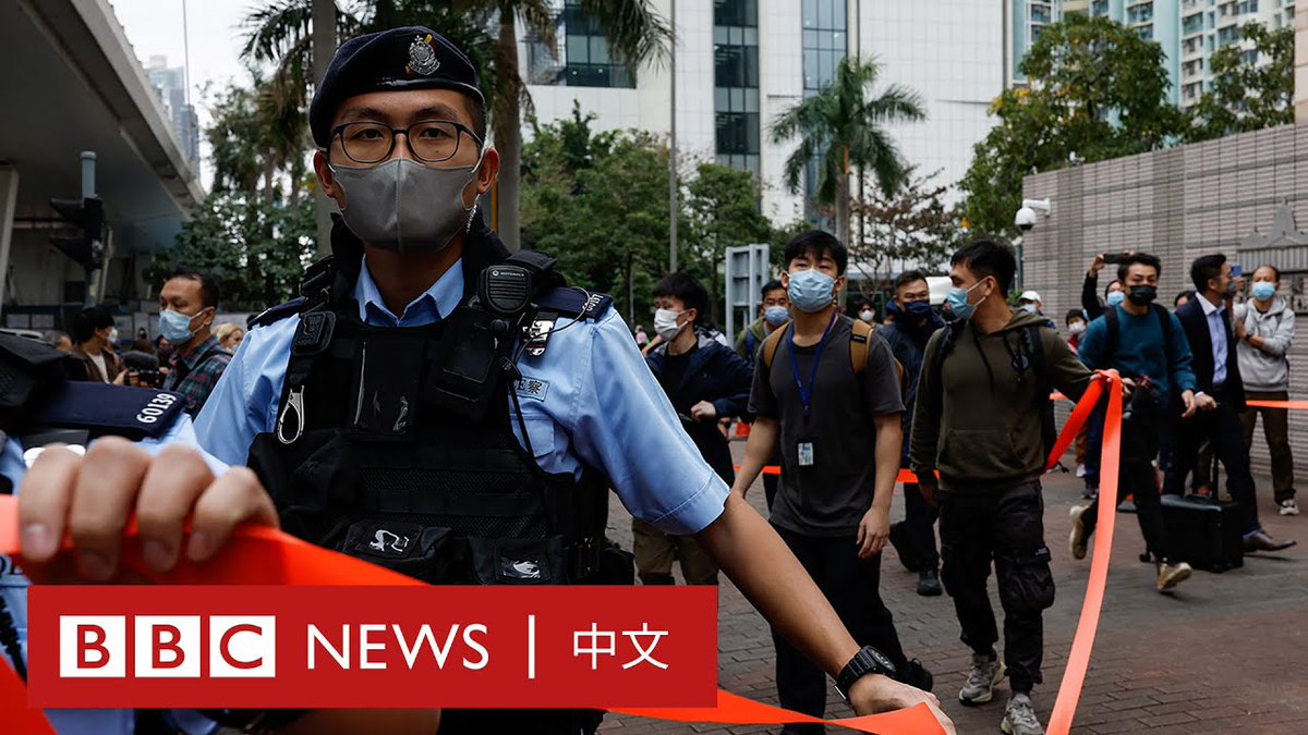 香港的民主派47人初选案在涉案人被捕两年后于2023年2月6日正式开审,预计审期90日。 本案是香港《国安法》生效后规模最大的一次检控。由于大部分人两年来在未审未判的情况下被囚,加上不获保释且案件在未设有陪审团的情况下由国安法指定法官审理,审讯的公平性备受争议。