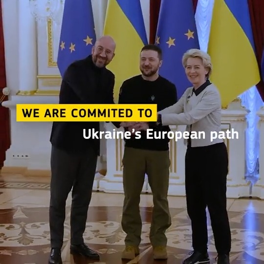 We will continue to help Ukraine with financial, humanitarian and energy support. And we are bringing Ukraine closer to the European Union. Last week, #vdLCommission sent a strong signal to the world that we will stand by Ukraine for as long as it takes. #StandWithUkraine