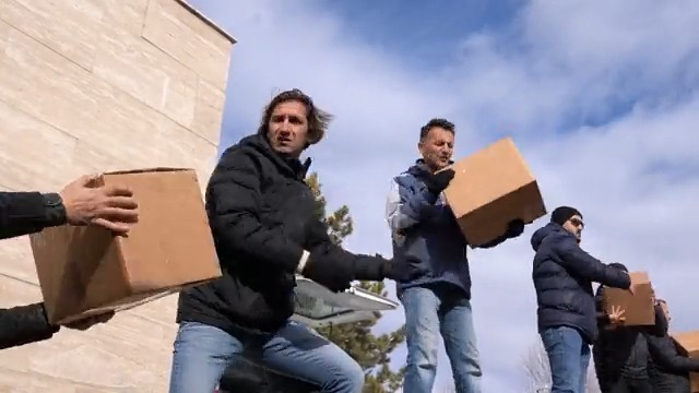 Öğrencilerimiz, mensuplarımız, mezunlarımız ve dostlarımız el ele, omuz omuza depremden etkilenen bölgelerimize destek olmak için çalışıyorlar. Sizler de destek vermek isterseniz: 📍 #deprem #ODTÜ #METU #ortadoğutekniküniversitesi